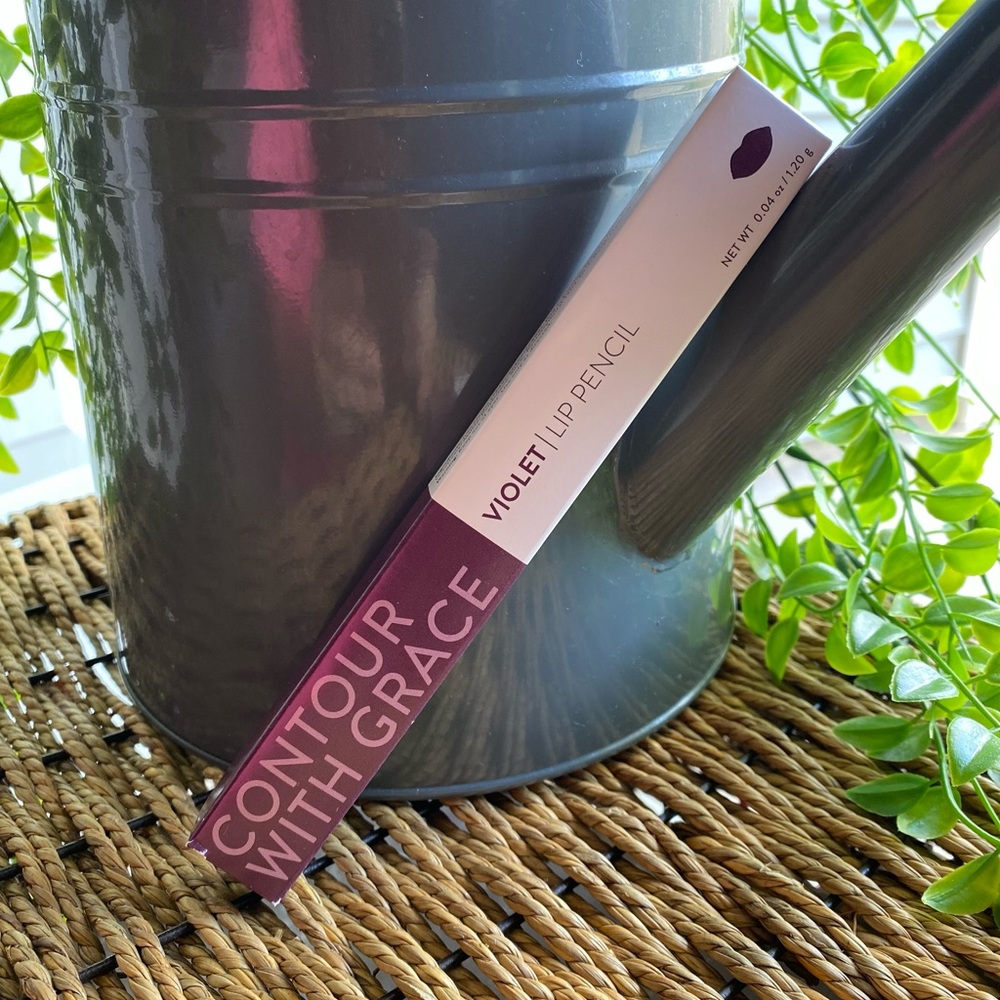 Violet Lip Liner